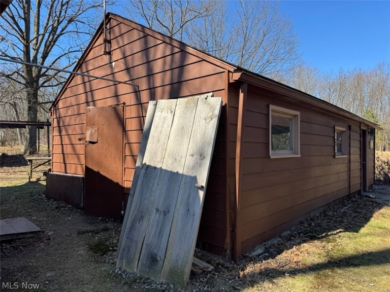 2160 Ingersoll Drive, Akron, OH - Photo 5