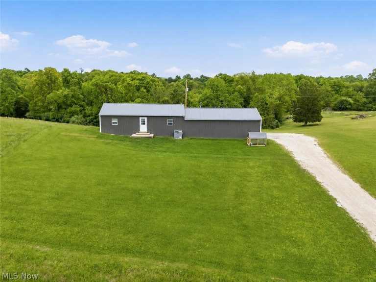 279 Perkins Lane, Washington, WV - Photo 3