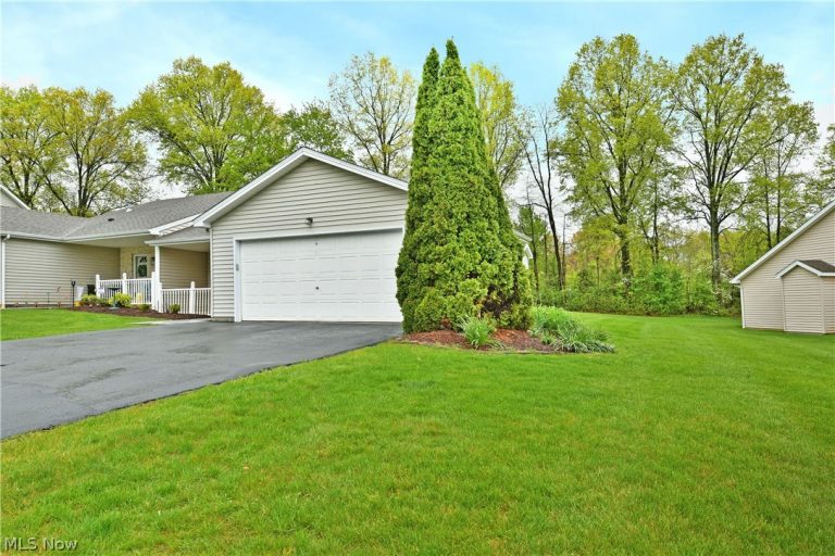 553 Wilcox Road #B, Austintown, OH - Photo 3