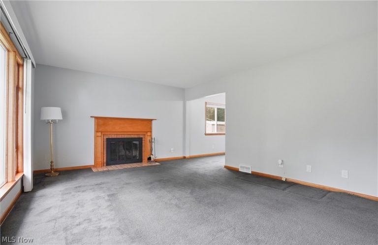 5912 Woodward Drive, Akron, OH - Photo 8