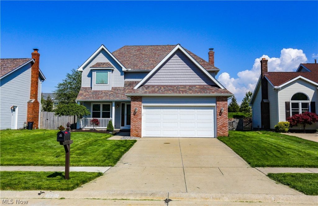 4823 Elizabeth Lane, Brooklyn, OH