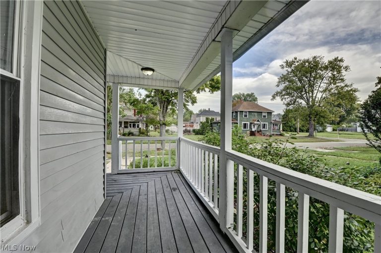 325 Maryland Avenue, Sebring, OH - Photo 3