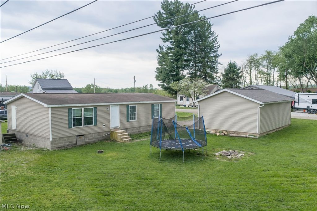 2195 James Street, New Philadelphia, OH