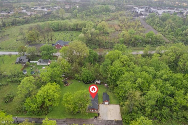 1057 Tremont Avenue, East Canton, OH - Photo 2