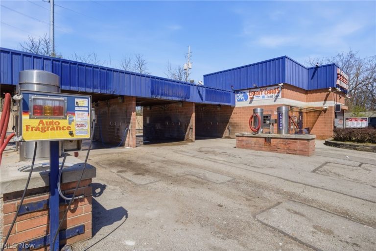 8219 Broadway Avenue, Cleveland, OH - Photo 2