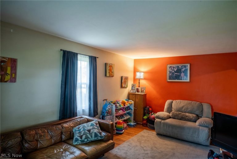 3304 4th Avenue, Vienna, WV - Photo 6