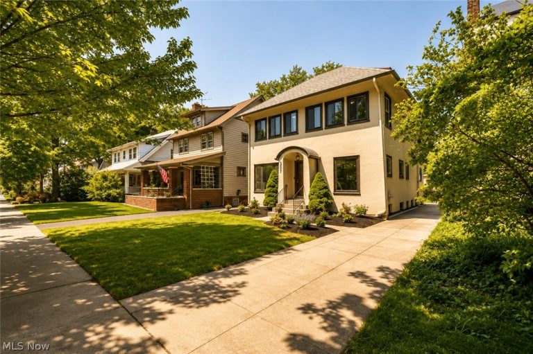 3007 Edgehill Road, Cleveland Heights, OH - Photo 3