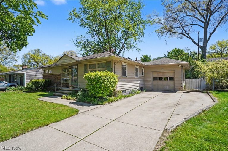 2471 19th Street, Cuyahoga Falls, OH - Photo 2
