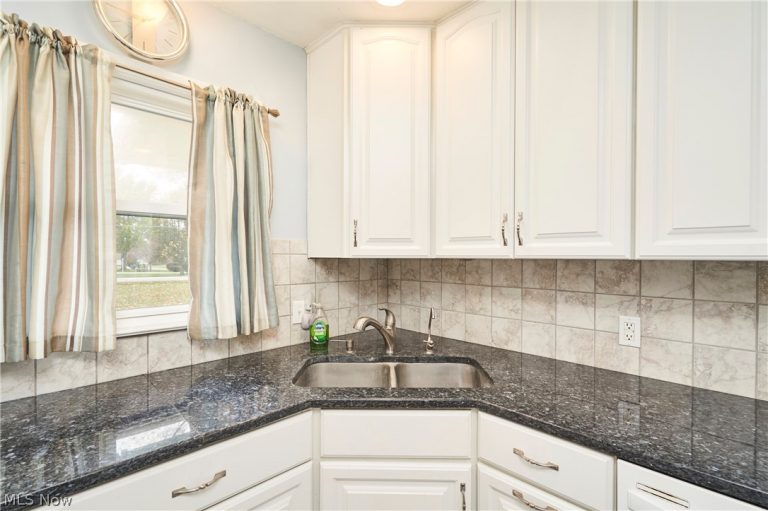 2941 Sweitzer Road, Uniontown, OH - Photo 4