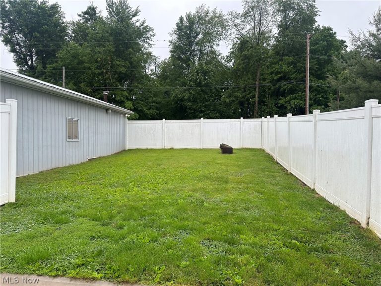519 Main Street, Gratiot, OH - Photo 2