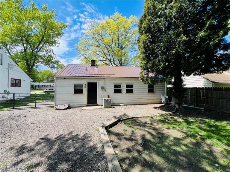 5854 Knollwood Drive, Ashtabula, OH - Photo 5
