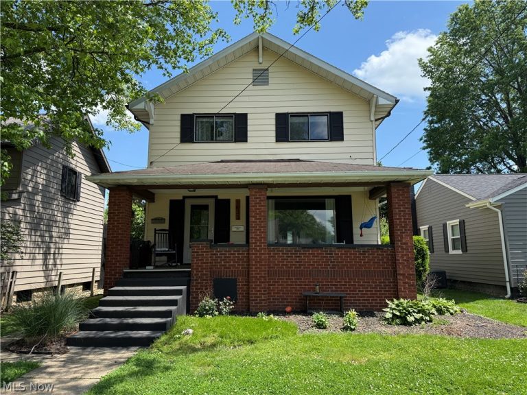 1033 Eastport Avenue, Uhrichsville, OH, 44683