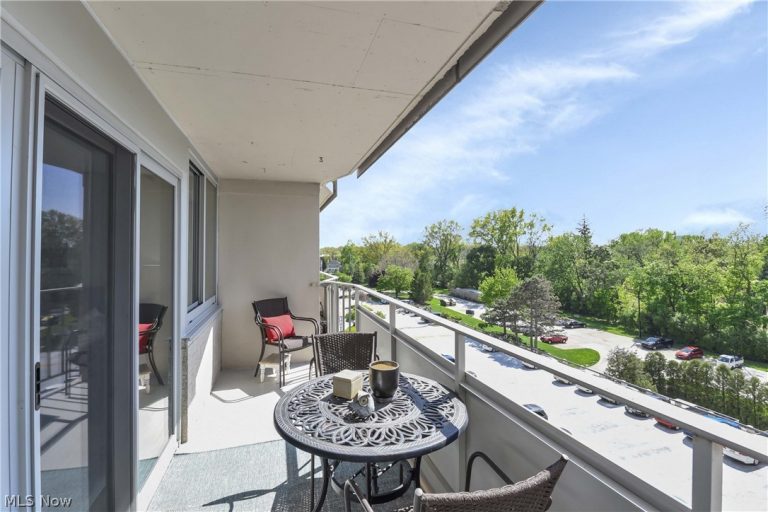 12900 Lake Avenue #615, Lakewood, OH - Photo 2