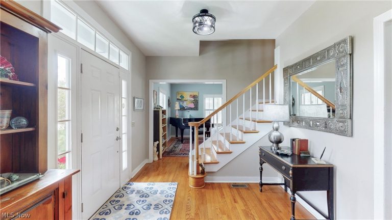 30 Blackberry Drive, Hudson, OH - Photo 2