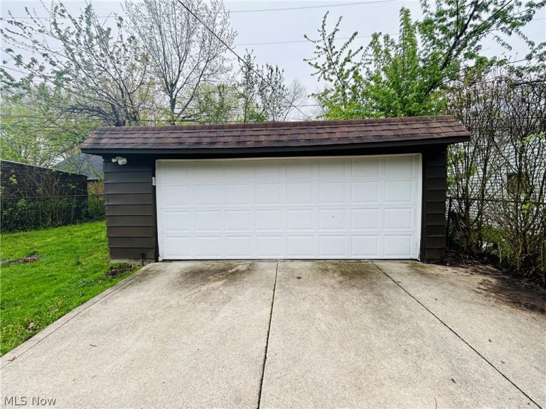 16008 Scottsdale Boulevard, Shaker Heights, OH - Photo 6
