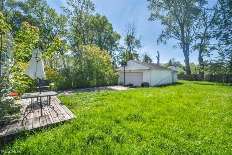 15812 Grant Avenue, Maple Heights, OH - Photo 6