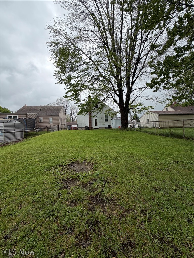 1546 Meadowbrook, Youngstown, OH - Photo 2
