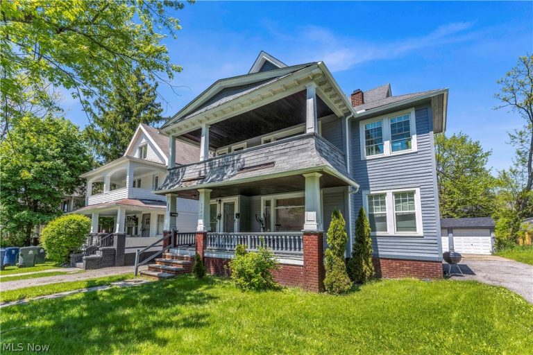 3309 Desota Avenue #2/UP, Cleveland Heights, OH - Photo 2