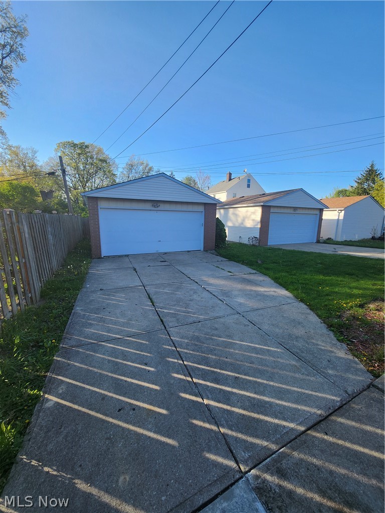 20207 Lake Shore Boulevard, Euclid, OH - Photo 2