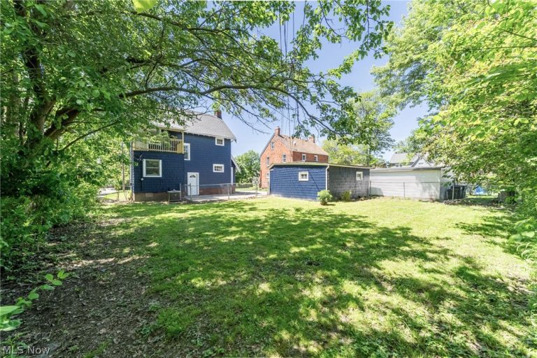 1893 Janette Avenue, Cleveland Heights, OH - Photo 8