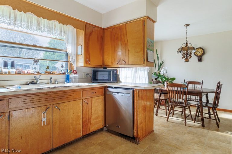 1014 Kirwan Drive, Youngstown, OH - Photo 5