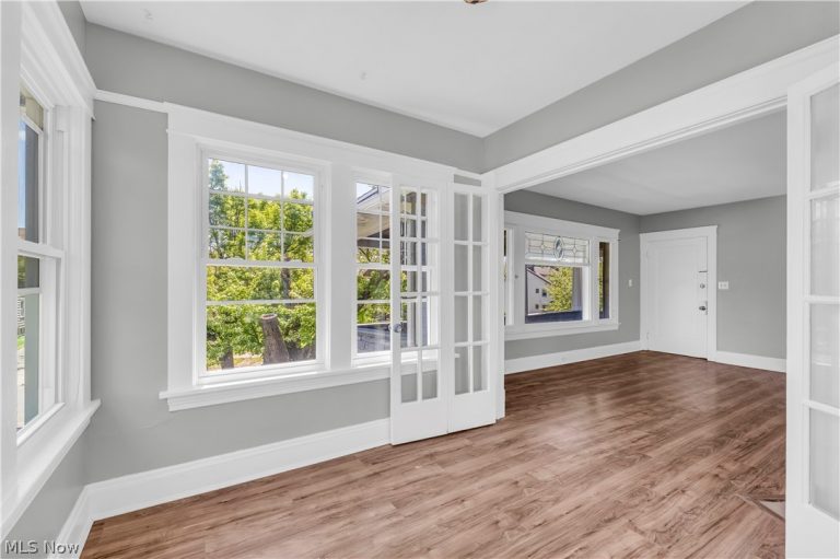 3309 Desota Avenue #2/UP, Cleveland Heights, OH - Photo 5