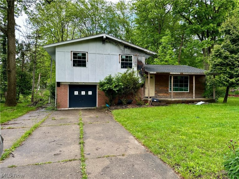5319 Fairtree Road, Bedford Heights, OH - Photo 2