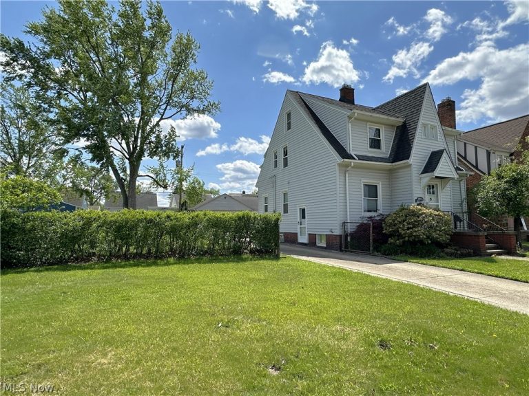 2713 Brookview Boulevard, Parma, OH - Photo 3