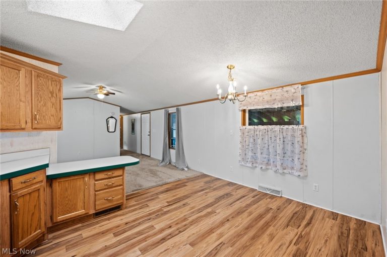 6 Laverne Lane, Chardon, OH - Photo 6