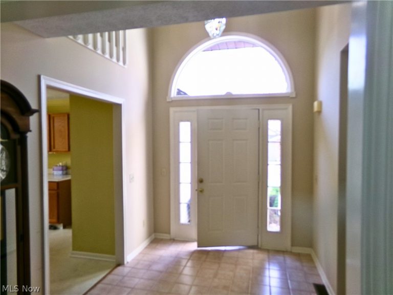 4911 Pond Drive, North Canton, OH - Photo 6