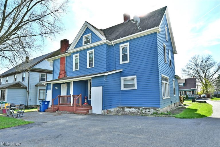 23 Hartzell Avenue, Niles, OH - Photo 4
