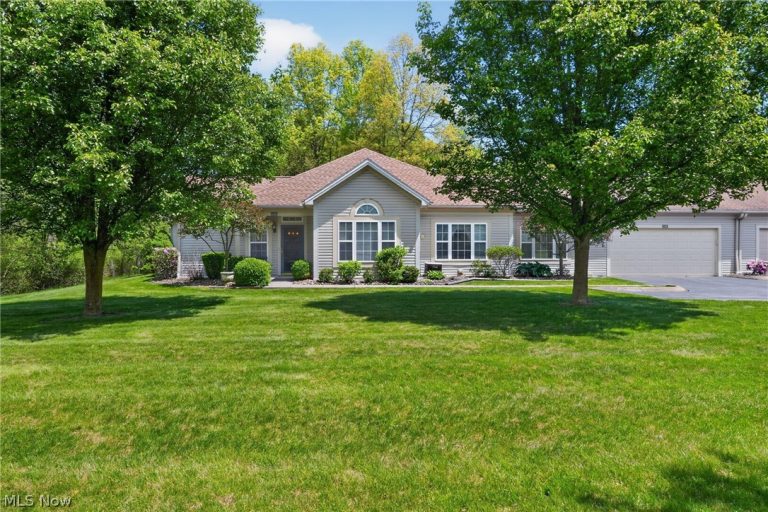15 Hunters Woods Boulevard #B, Canfield, OH, 44406