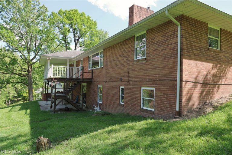 788 Ridgewood Drive, Coshocton, OH - Photo 8