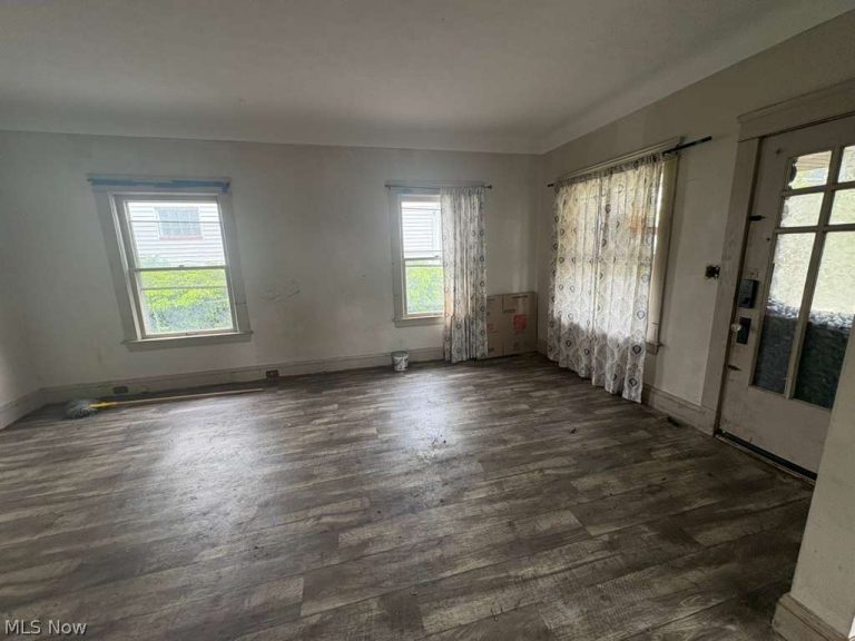 7901 New York Avenue, Cleveland, OH - Photo 2