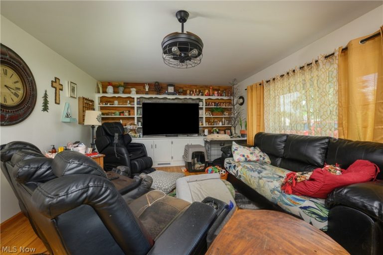 1920 Dover Avenue, Dover, OH - Photo 8