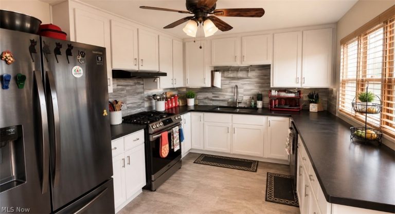 375 Huston Street, Barberton, OH - Photo 5