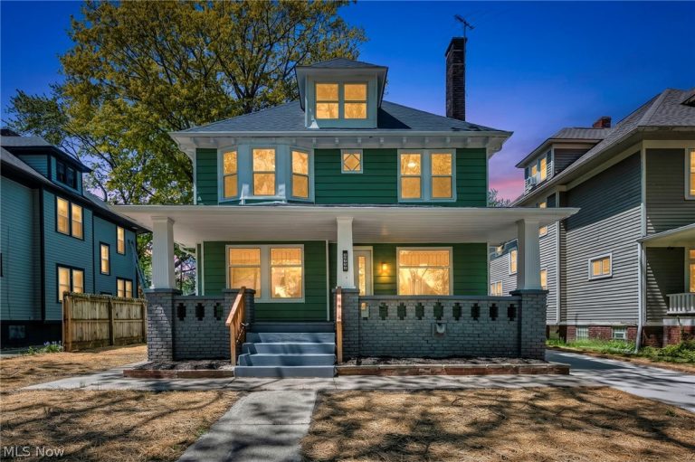 2172 West Boulevard, Cleveland, OH, 44102
