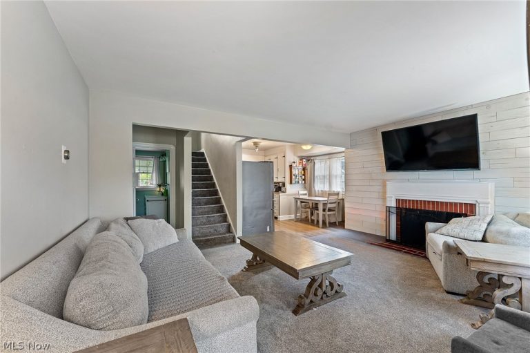 51 Renwick Drive, Poland, OH - Photo 3