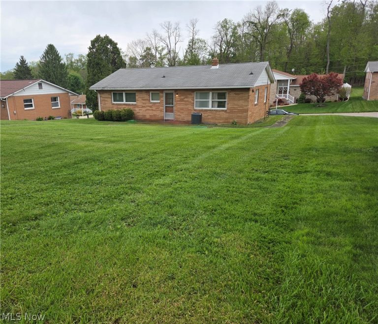 238 Meadowbrook Drive, Steubenville, OH - Photo 4