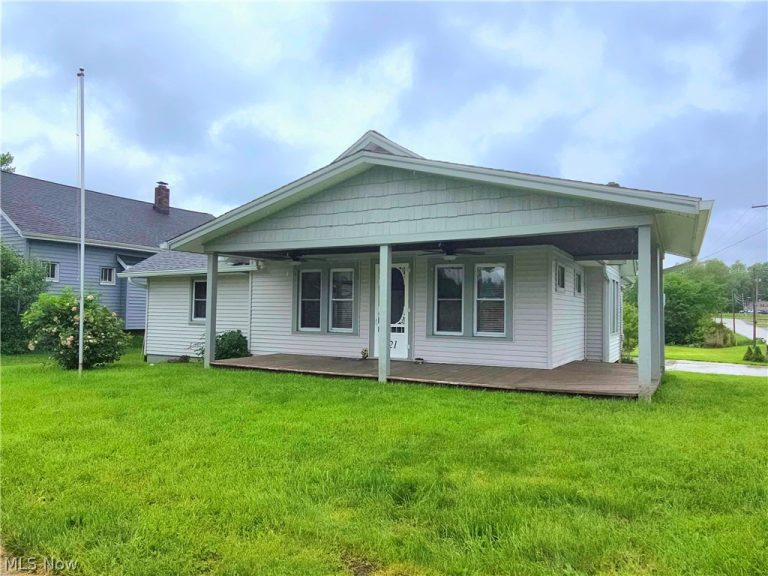 821 Cleveland Road, Ravenna, OH - Photo 2