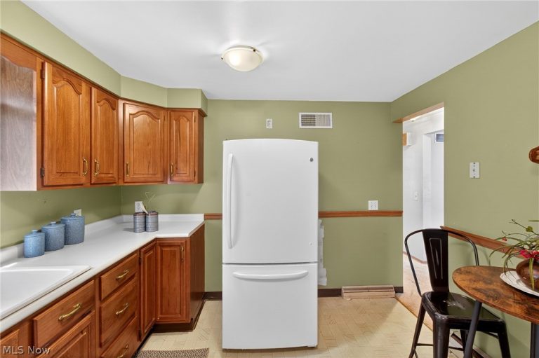 1208 39th Street, Canton, OH - Photo 8
