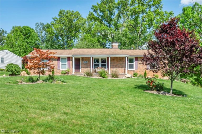 8194 Overwood Avenue, North Canton, OH, 44720