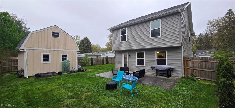 756 Hazelwood Drive, Vermilion, OH - Photo 8