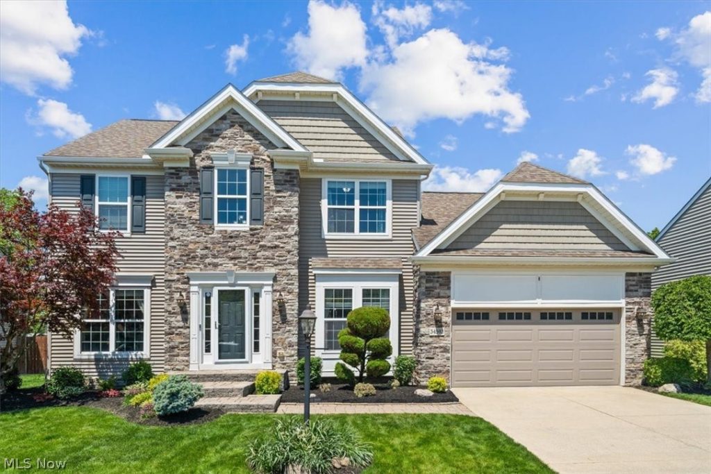 34592 Braemore Drive, North Ridgeville, OH