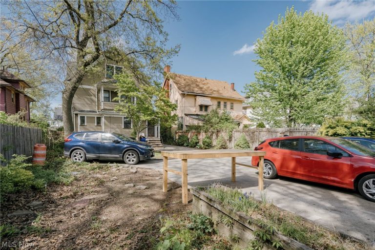 10906 Ashbury Avenue, Cleveland, OH - Photo 6