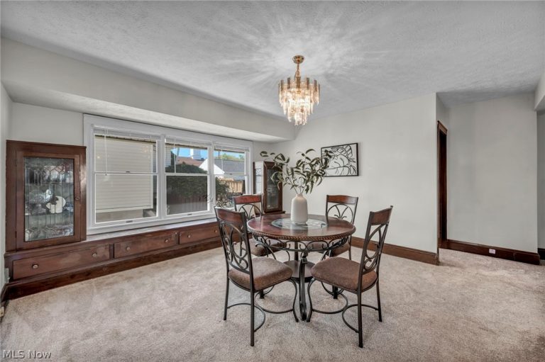 4762 Hills Drive, Cleveland, OH - Photo 6
