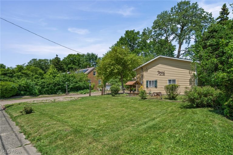 22486 Macbeth Avenue, Fairview Park, OH - Photo 4