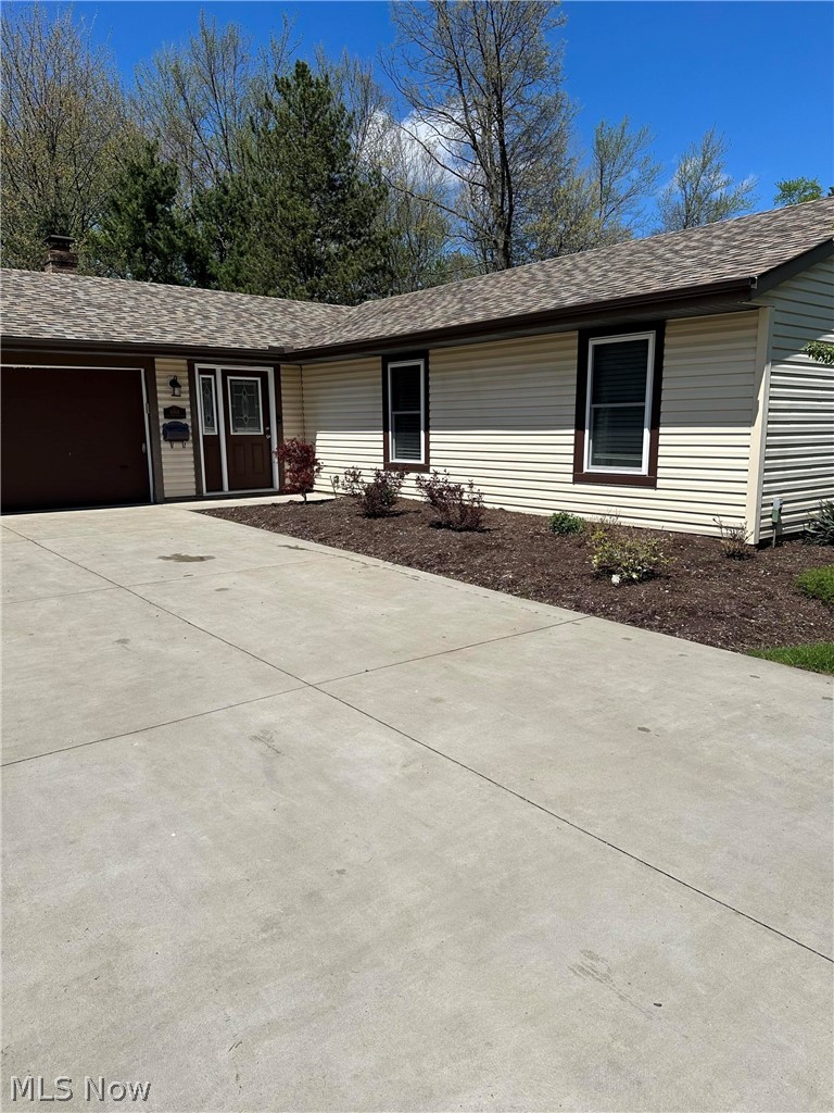 6868 Middlebrook Boulevard, Middleburg Heights, OH - Photo 2