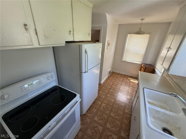 1408 Winston Road, South Euclid, OH - Photo 8