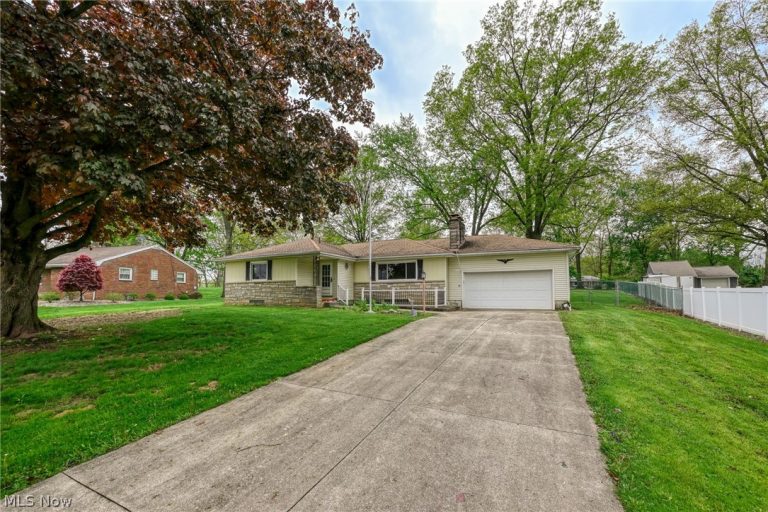 5638 Bonnie Lou Drive, New Franklin, OH - Photo 2